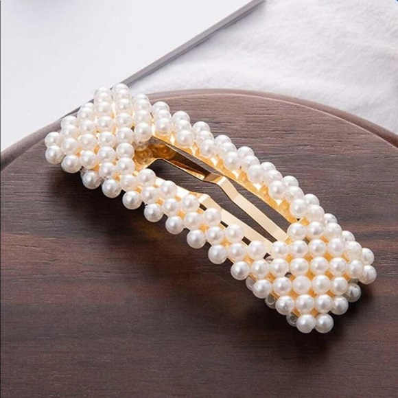 Pearl Hair Clip - Picture 2 of 4